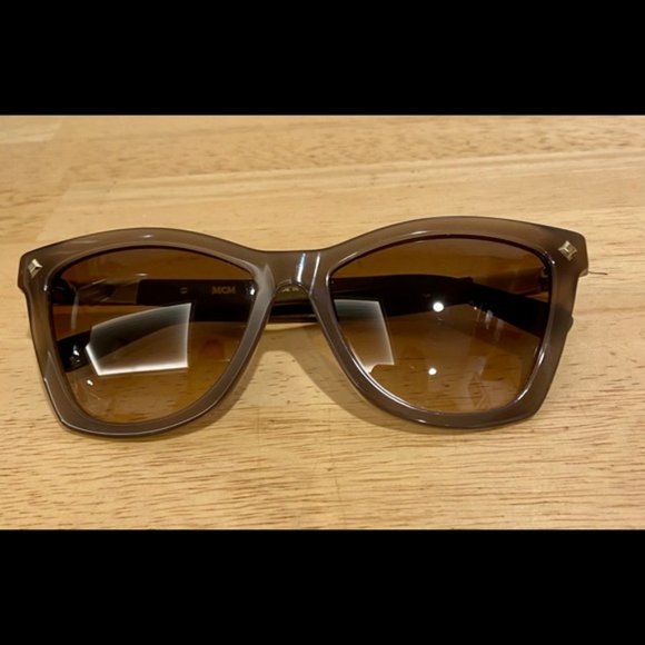 MCM Turtle Dove 611S Cat Eye Full Rim Sunglasses EUC - Picture 11 of 11